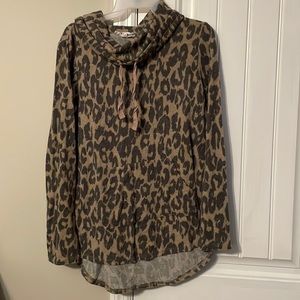 Moondance LG black/tan animal print long sleeve w/cowl neck like new